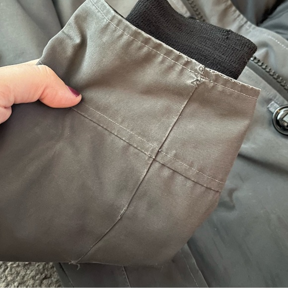 Canada Goose Men’s Down Chateau Parka - Picture 11 of 16